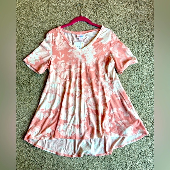 LuLaRoe Jana Top - Picture 1 of 3